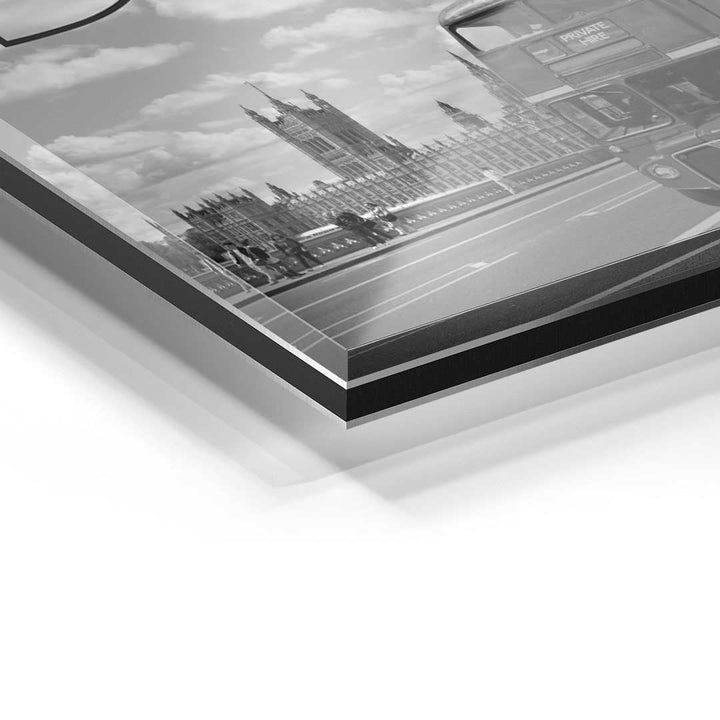 Detailaufnahme Wandbild Acrylglas London mit Doppeldecker und Big Ben in Schwarz-Weiß