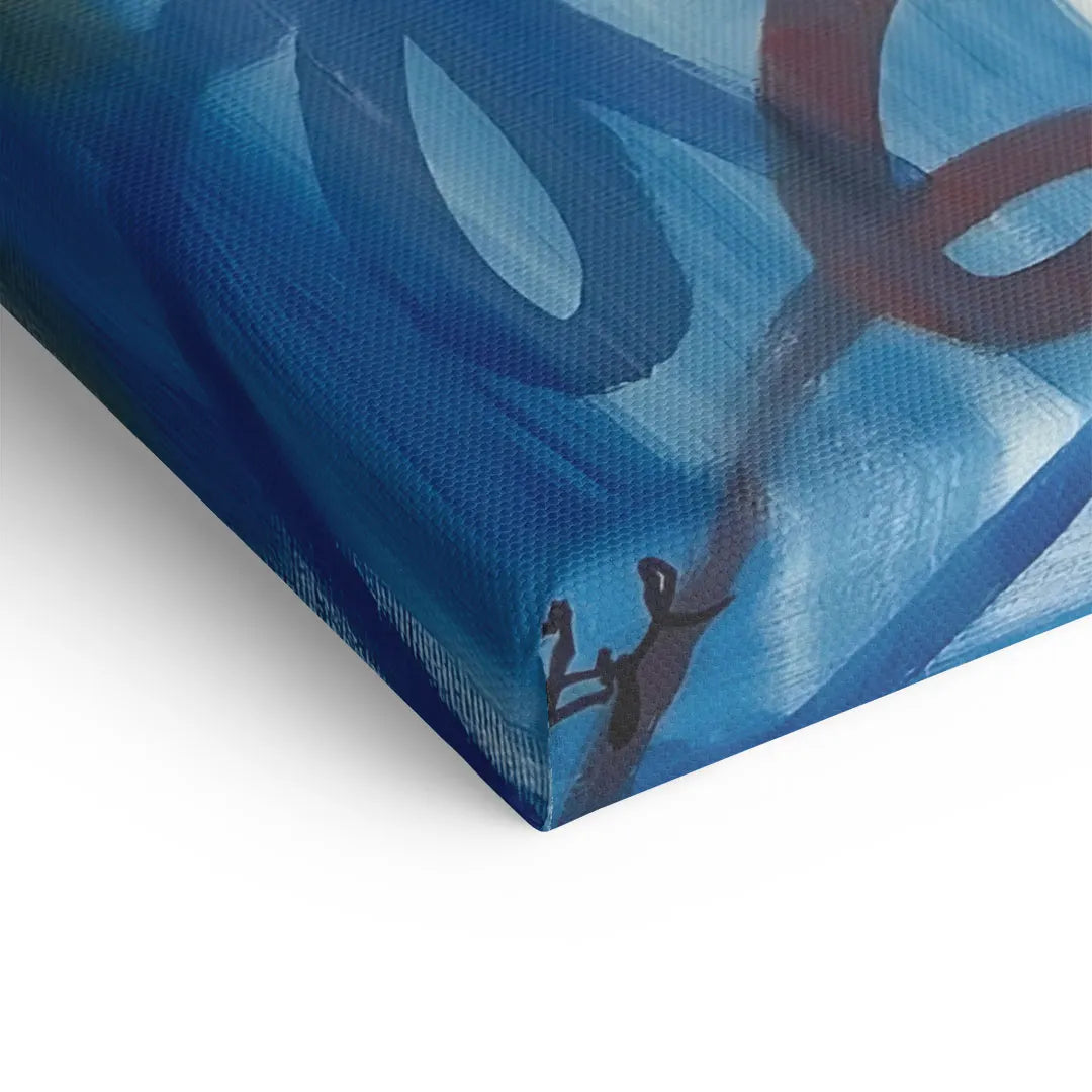 Detailansicht Leinwandbild mit blauem Hintergrund, abstrakte Schrift, kleine Kletterfigur