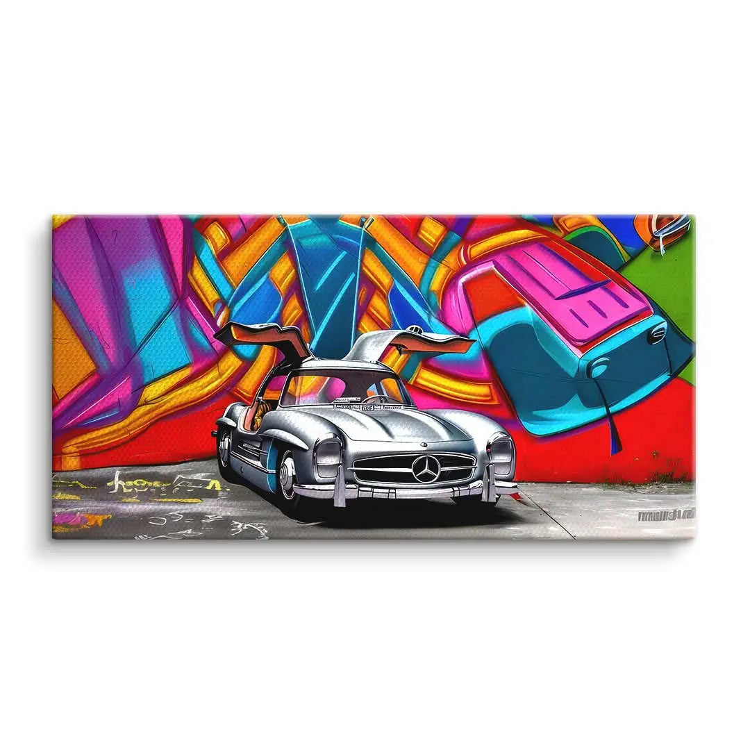 Wandbild Silberner Mercedes Oldtimer mit Flügeltüren vor bunter Graffiti Wand, Pop Art Kunst