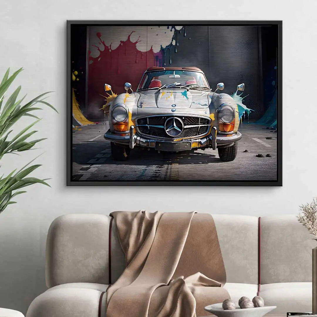Wandbild mit Oldtimer Mercedes vor bunter Wandspritzkunst, modernes Wohnzimmer