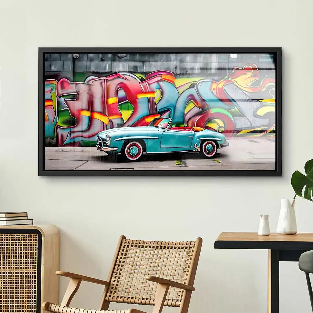 Wandbild mit Oldtimer Cabrio vor bunter Graffiti-Wand, modernes Wohnzimmer, Pop Art Stil