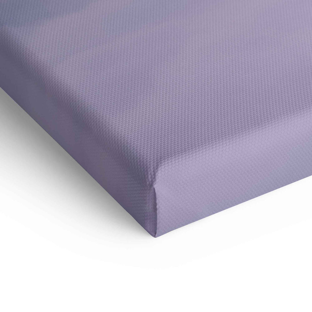 Detailansicht einer lila Leinwandkante, hochwertige Wandbild-Leinwandstruktur
