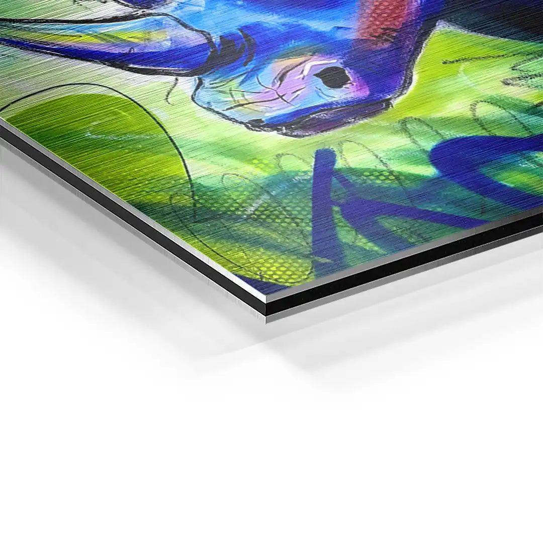 Detail eines bunten Nashorn-Wandbilds im modernen Streetart-Stil auf Aluminiumplatte