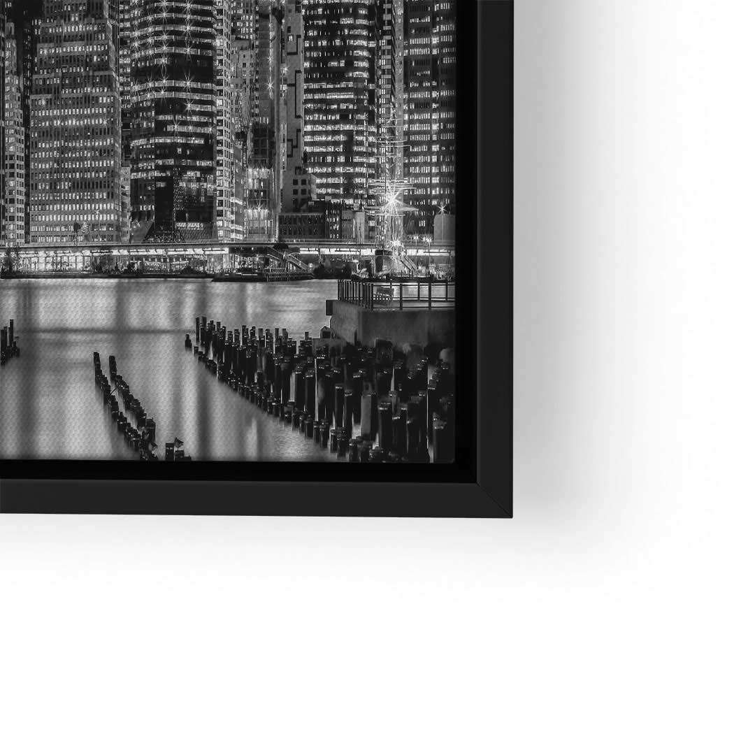 Schwarz-weiß Wandbild New York City Skyline mit Wasser und Hochhäusern im modernen Stil