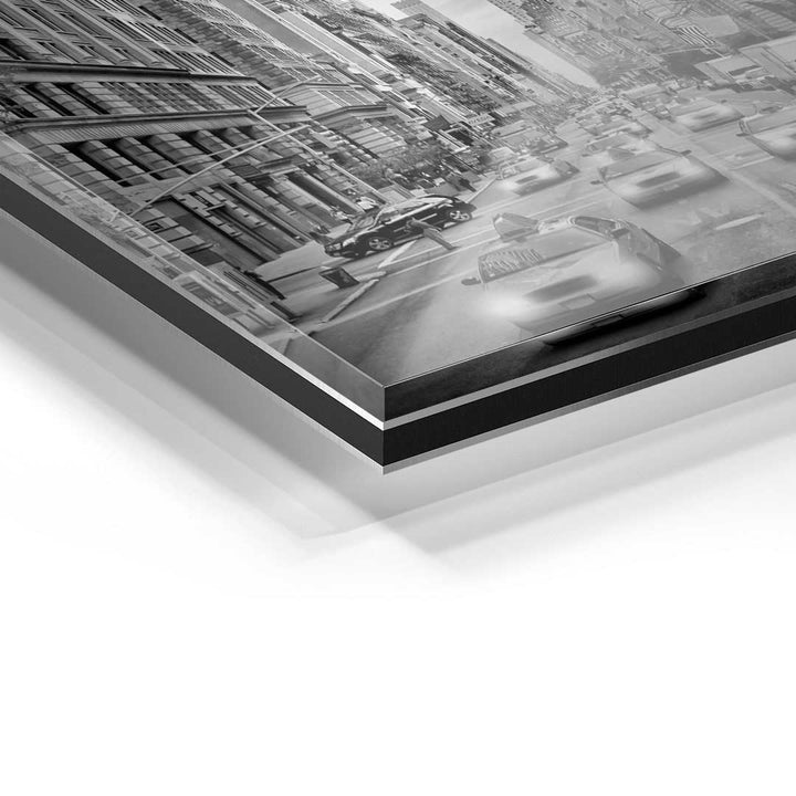 Schwarz-weiß Acryl-Wandbild mit New York City Fifth Avenue und Taxis, Detailansicht