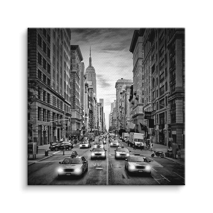 Schwarz-weiß Wandbild von New York City, Fifth Avenue mit Empire State Building und Autos