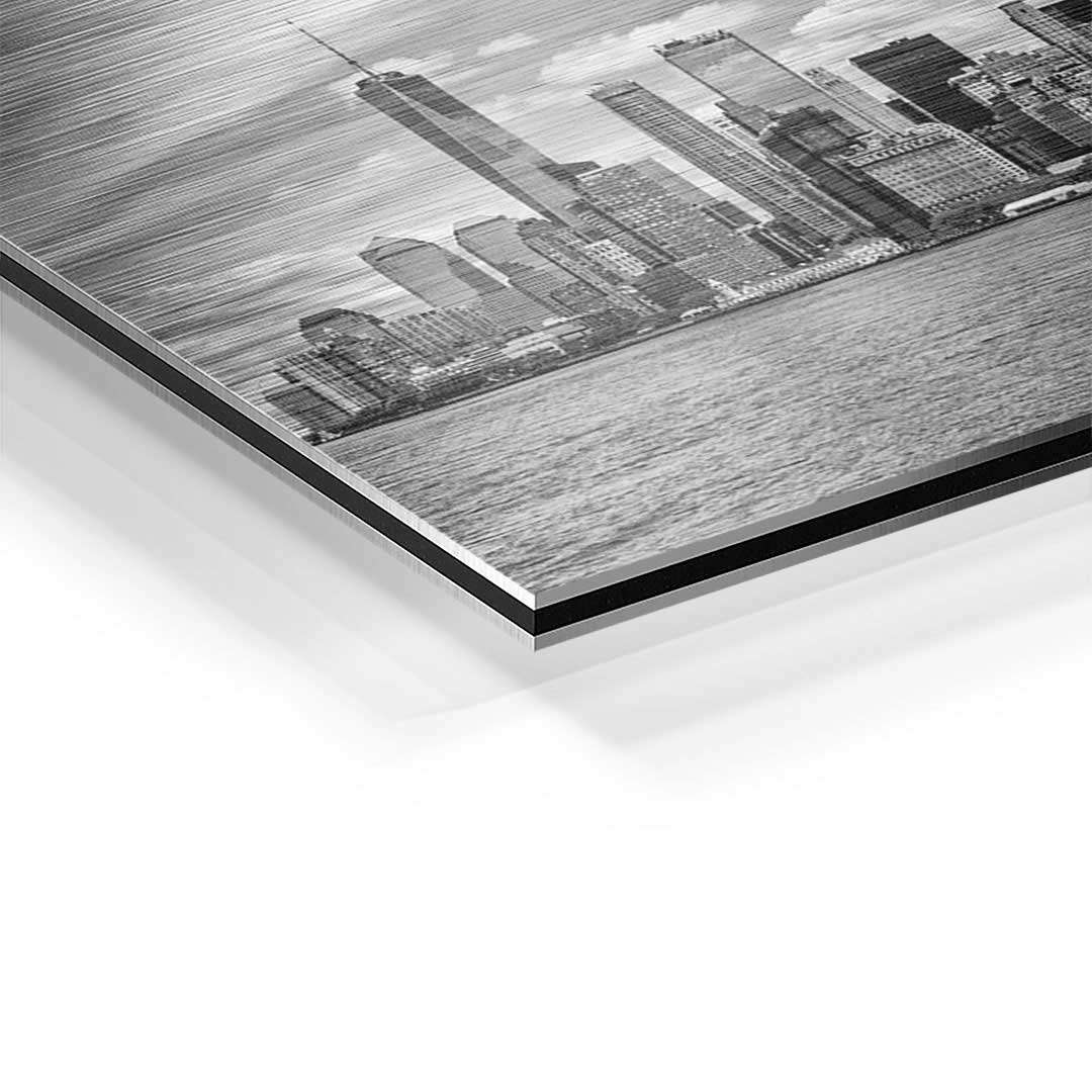 Schwarz-weiß Wandbild mit NYC Skyline auf Aluminium, gebürstete Oberfläche, Detailansicht