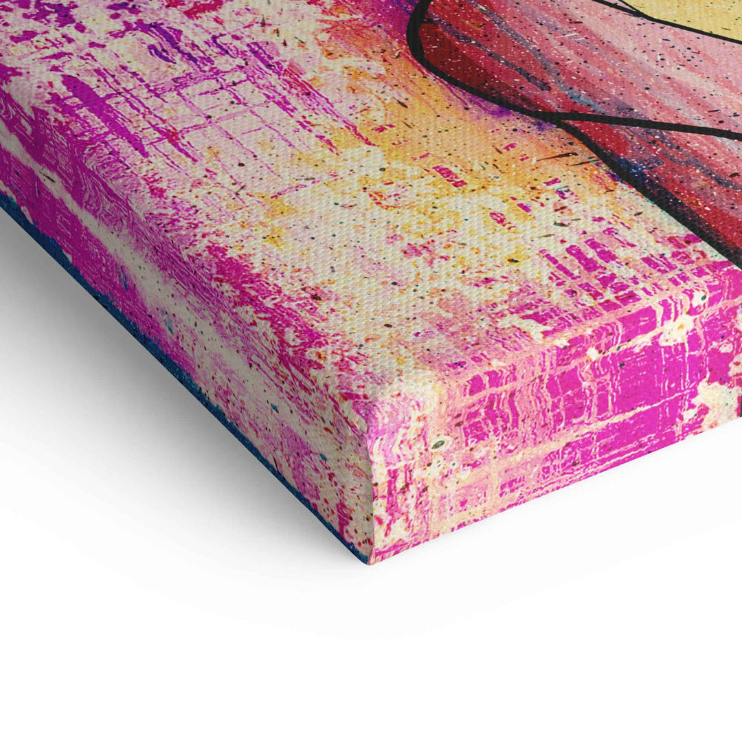 Detail eines bunten Wandbilds auf Leinwand mit pinkfarbenem Panther und abstraktem Hintergrund