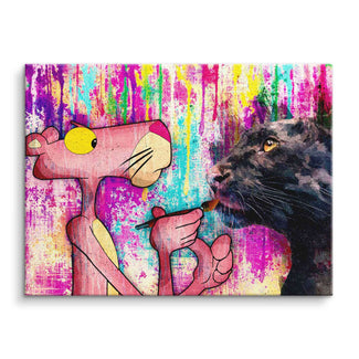 Wandbild mit Pink Panther, der einen schwarzen Panther vor buntem Hintergrund malt