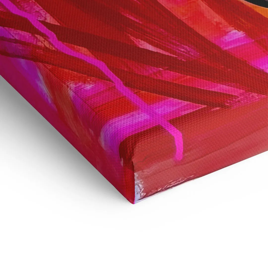 Detail eines bunten, abstrakten Wandbilds auf Leinwand mit roten und pinken Farbakzenten
