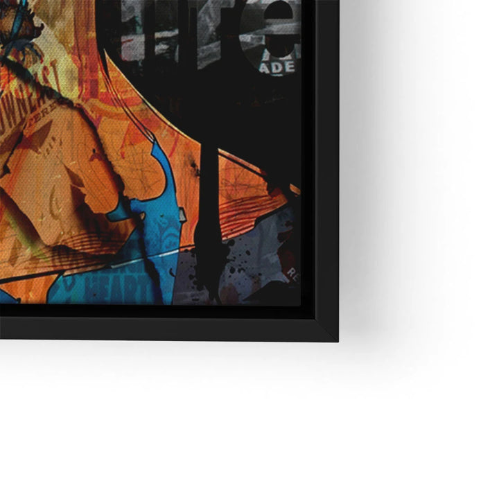 Modernes Wandbild mit Pop Art Kuss-Motiv, abstrakten Farben und schwarzem Rahmen