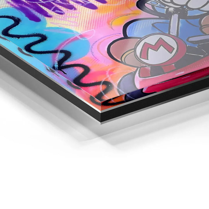 Detailaufnahme eines bunten Acrylglas-Wandbilds im Comic-Stil mit Rennmotiv