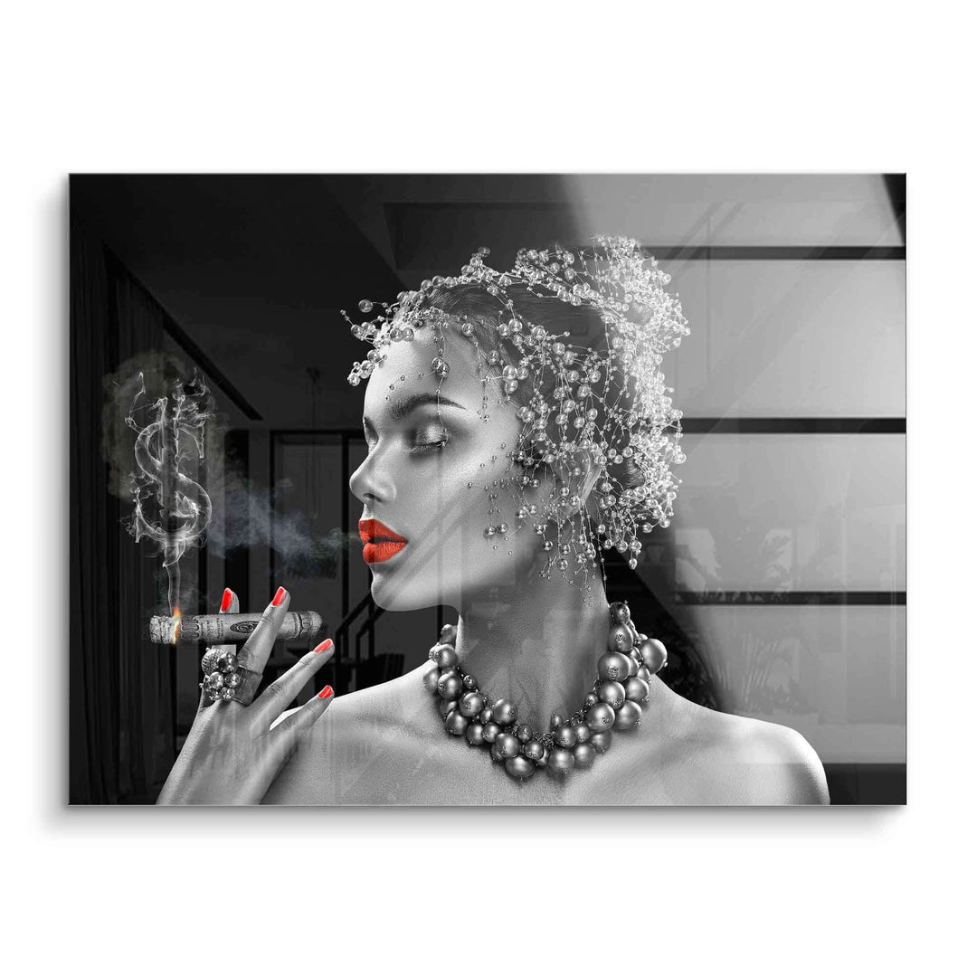 Schwarz-weiß Wandbild Frau mit roten Lippen raucht Zigarre, Perlenschmuck, glamouröses Acrylbild
