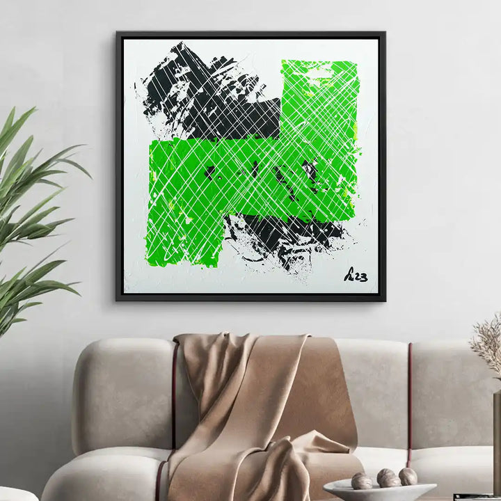 Modernes abstraktes Wandbild mit grünen und schwarzen Flächen im Wohnzimmer