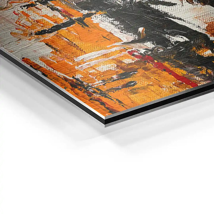 Detailaufnahme eines modernen Wandbilds mit abstrakter, rot-oranger Kunst auf Aluminium