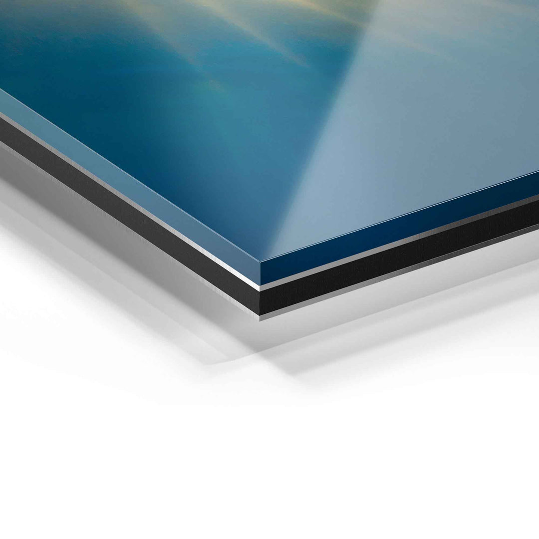 Detailansicht einer Wandbildkante aus Acrylglas mit glänzender Oberfläche und Wasser-Motiv.