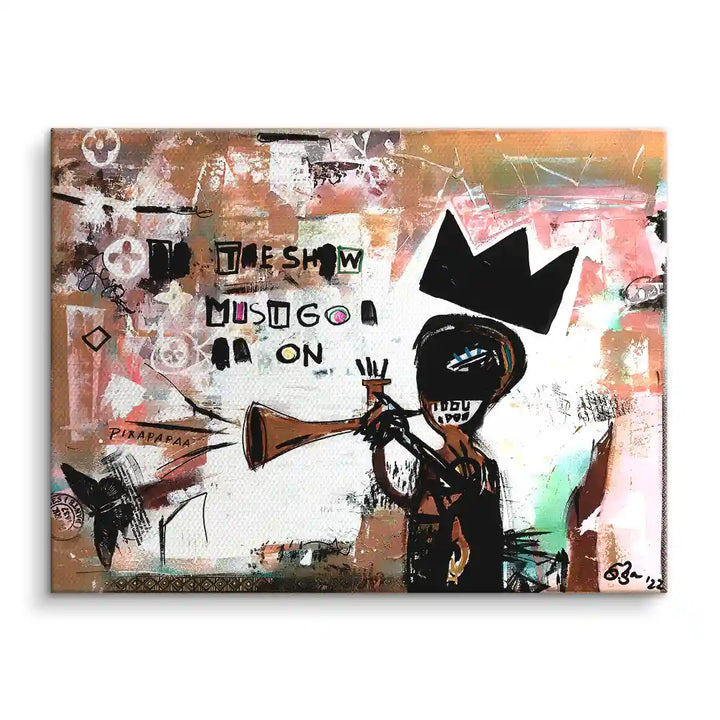 Modernes Wandbild mit abstrakter Figur, Krone und Trompete, Text 'The Show Must Go On'