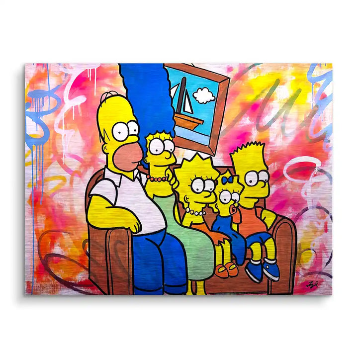 Buntes Wandbild mit Comic-Familie auf Sofa vor Graffiti-Hintergrund, modernes Pop Art Motiv