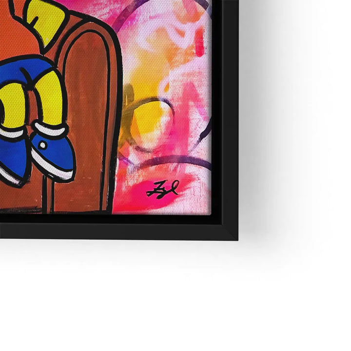 Buntes Wandbild im Comic-Stil, Teil einer Figur auf Sofa mit abstraktem Hintergrund