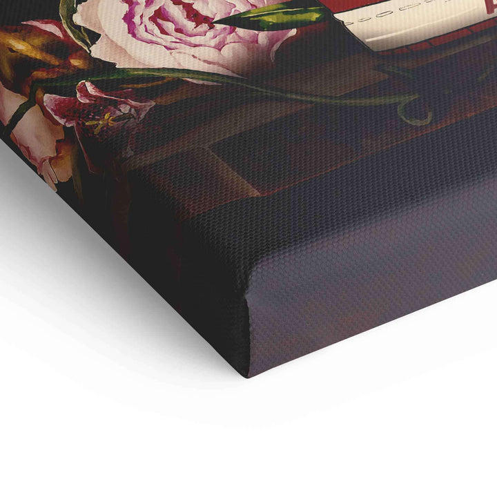 Detail eines Wandbilds auf Leinwand mit Sneaker und Blumenmotiv