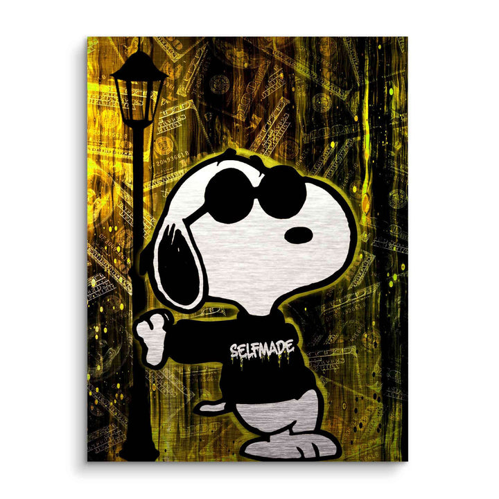 Comic Wandbild mit Hund im Selfmade-Pullover, Brille und Laterne, Pop Art Stil, gelb-schwarzer Hintergrund