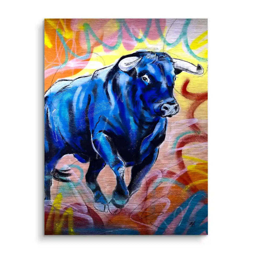 Modernes Wandbild mit blauem Stier vor buntem Graffiti-Hintergrund, Kunst Gemälde