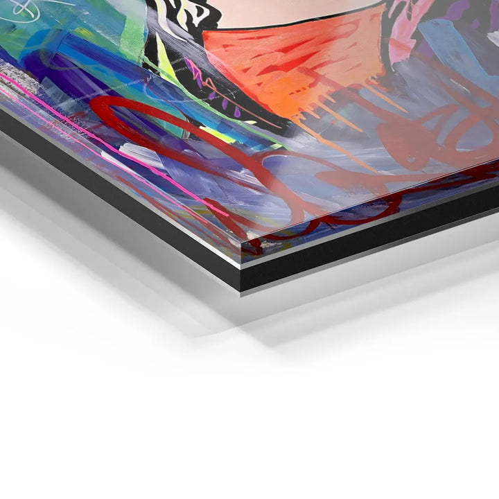 Detailaufnahme eines bunten Street Art Wandbilds auf Acrylglas mit Graffiti-Elementen