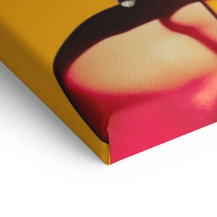 Detailaufnahme Leinwandbild mit poppigen Farben, gelber und rosa Hintergrund, strukturierte Oberfläche