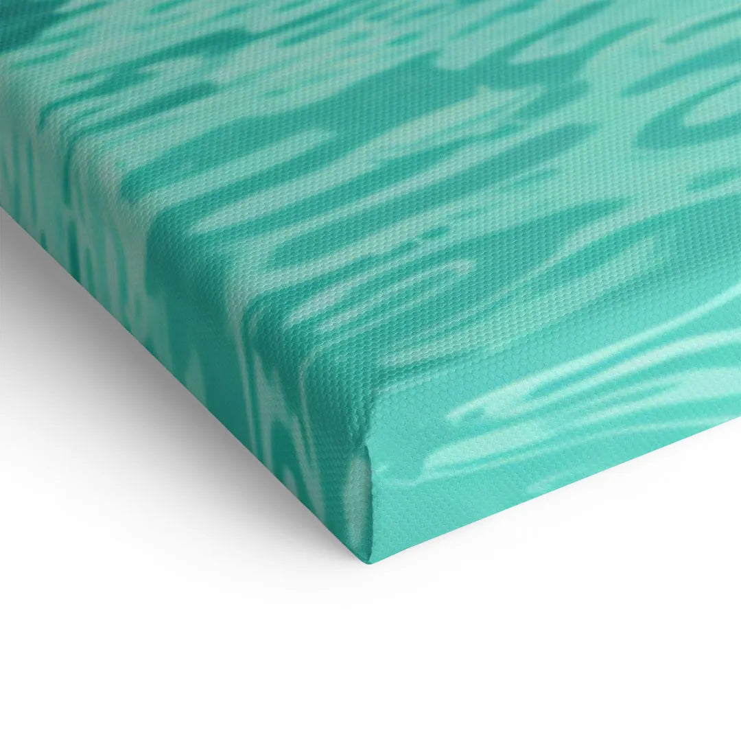 Detailaufnahme mintgrünes Wandbild auf Leinwand mit Wellenmuster, moderne Kunst