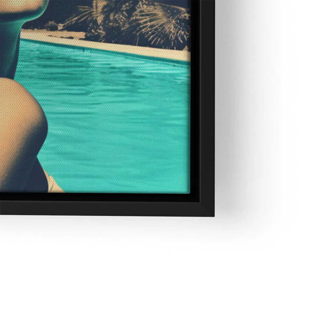 Modernes Wandbild mit Pool-Motiv und Frauenporträt im Pop Art Stil, gerahmt