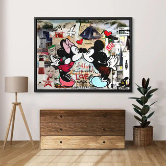 Modernes Wandbild mit Comic-Figuren beim Kuss, Pop Art Collage, Wohnzimmer Dekoration