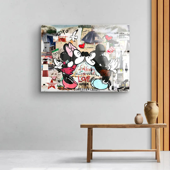 Modernes Wandbild mit Comic-Paar beim Kuss, Pop Art Stil, Sylt Motiv, farbenfrohe Collage