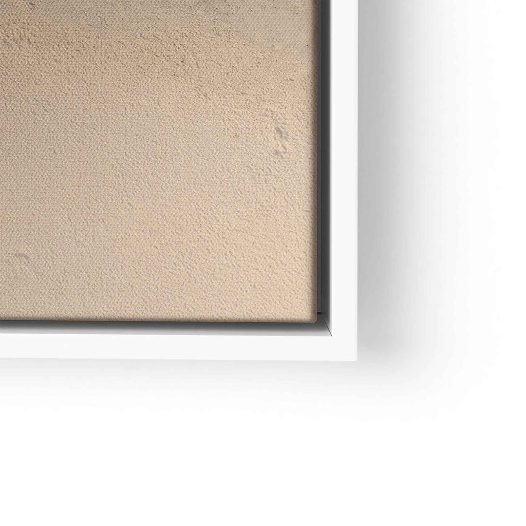 Detailansicht Leinwandbild mit sandfarbenem Motiv und weißem Rahmen