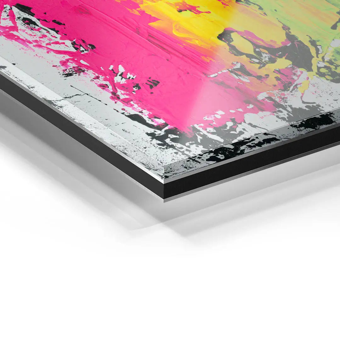 Detailansicht Acrylglas-Wandbild mit abstrakten pinken, gelben und grünen Farbflächen