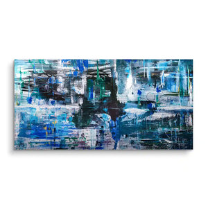 Modernes Wandbild mit abstrakter Spiegelung in Blau- und Grüntönen auf weißem Hintergrund