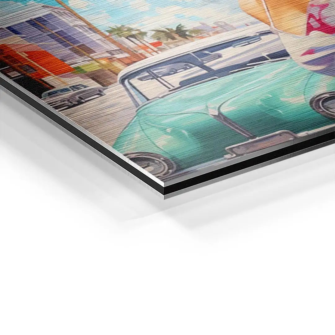 Wandbild Detail mit grünem Oldtimer, Palmen und urbaner Stadtszene, Urlaubskunst auf Acrylglas