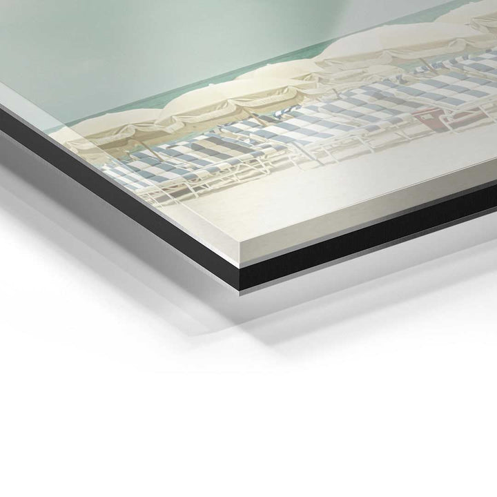 Detailansicht Acryl Wandbild mit Vintage Strandmotiv, Liegestühle und Sonnenschirme am Meer