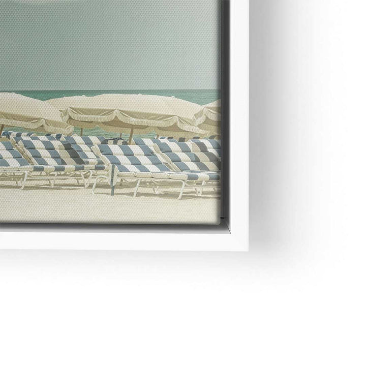 Vintage Strandbild mit Liegestühlen und Sonnenschirmen, Meeresblick, Wandbild Kunst