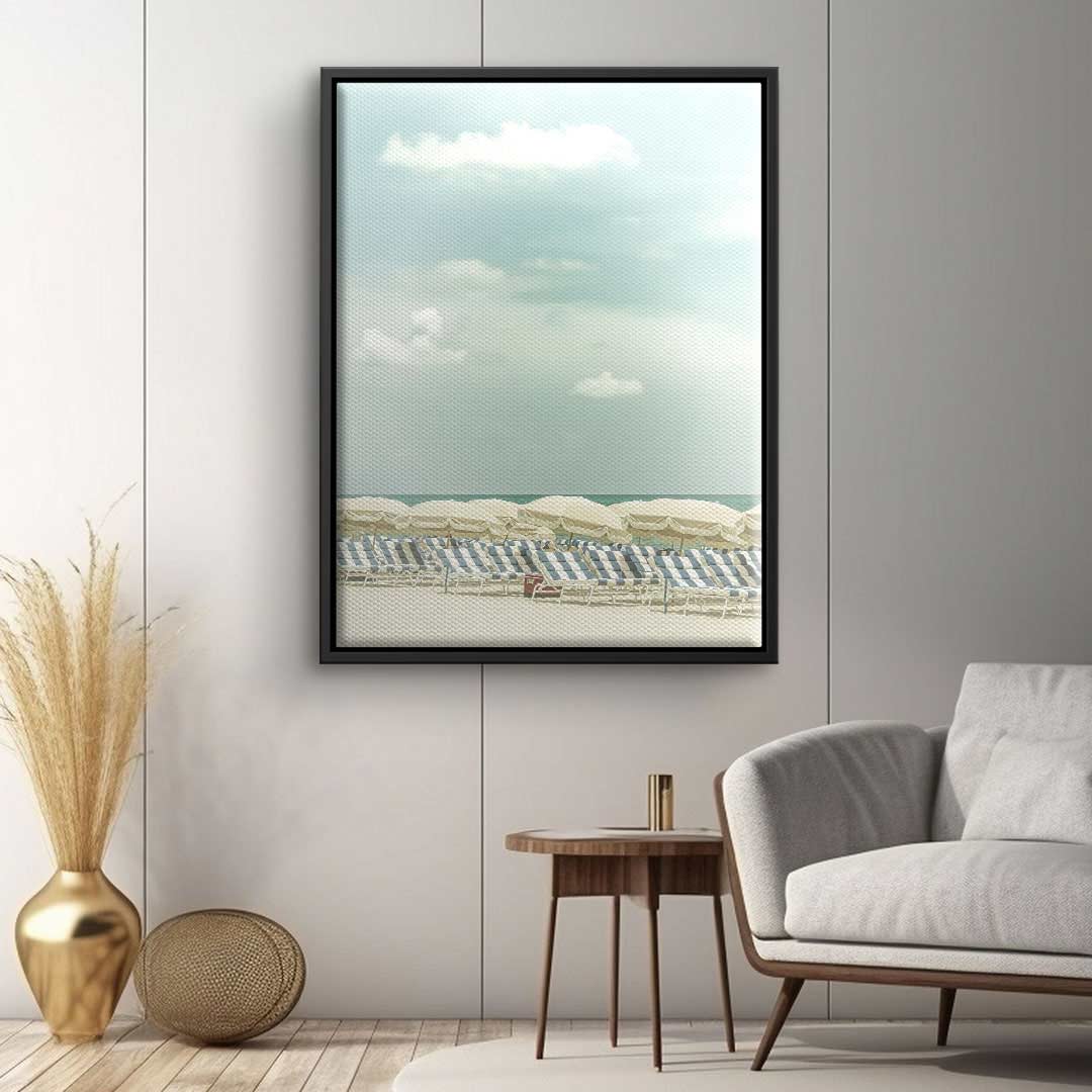 Vintage Strandbild Wandbild mit Himmel, Strandkörben und Wolken im modernen Wohnzimmer
