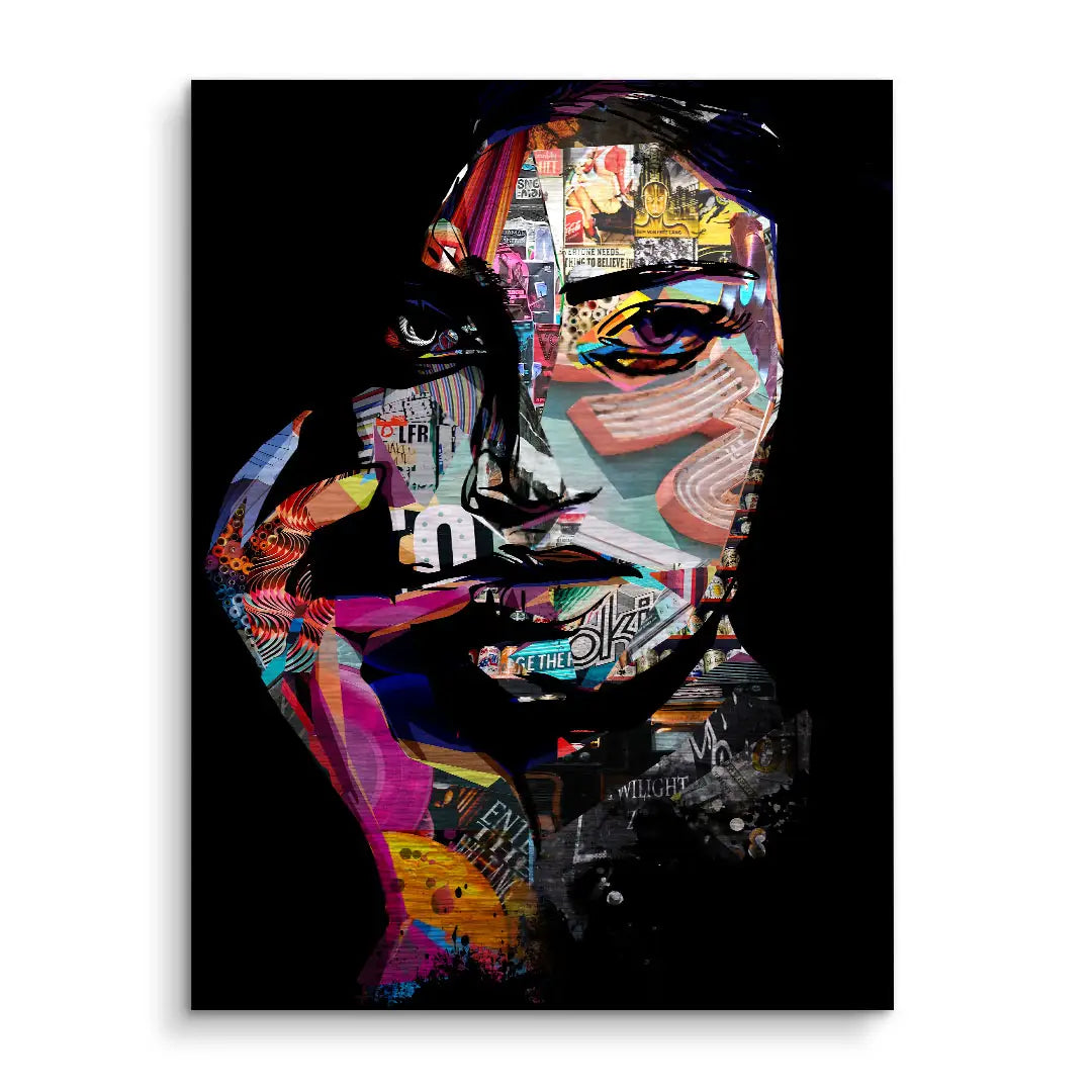 Modernes Wandbild mit bunter Collage eines Frauengesichts im urbanen Pop Art Stil