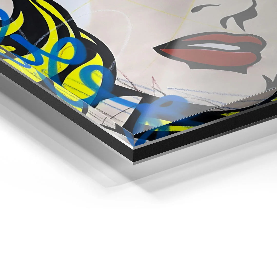 Detail eines Pop Art Wandbilds auf Acrylglas, Gesicht mit roten Lippen und bunten Farben