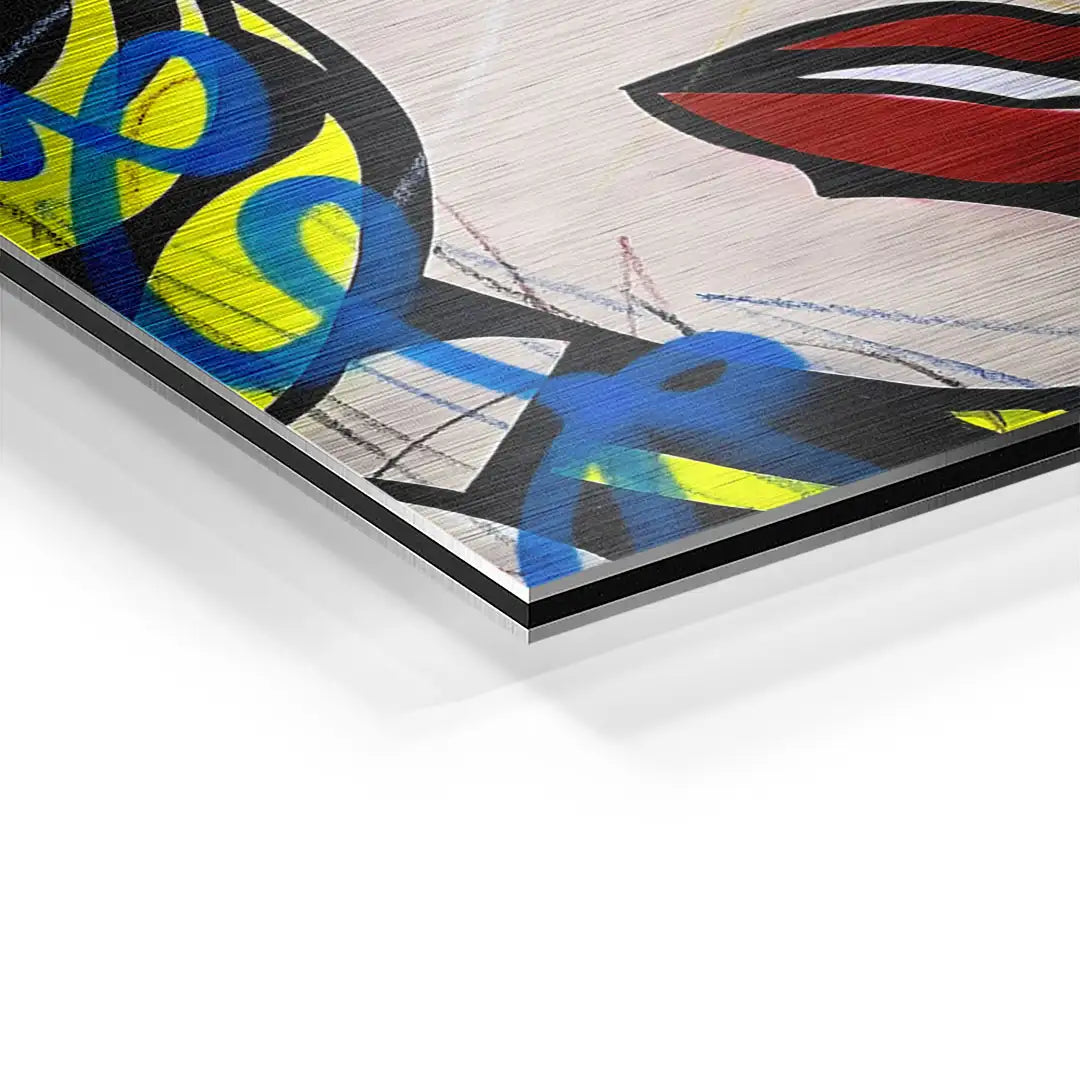 Detailaufnahme Wandbild mit Comic-Lippen, farbigen Graffiti-Elementen auf Aluminium