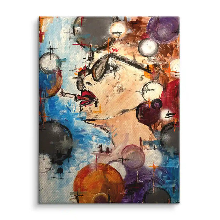 Abstraktes Wandbild einer Frau mit Sonnenbrille und Zigarette, bunte Kunst auf Leinwand