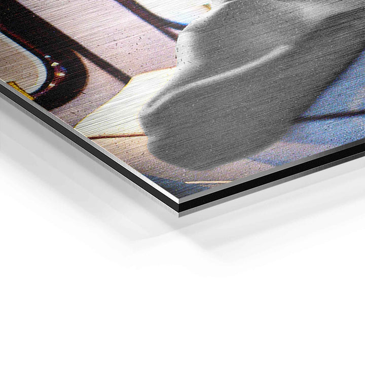 Detailansicht XXL Wandbild Retro Frau und Auto auf Aluminium, gebürstete Oberfläche